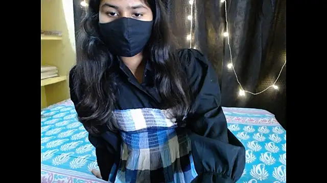 Snapshot of Vanya_7 chatting on 11.11.25 Vanya 7 online show from 11.11.25