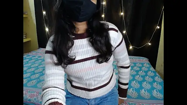 Snapshot of Vanya_7 chatting on 11.13.25 Vanya 7 online show from 11.13.25