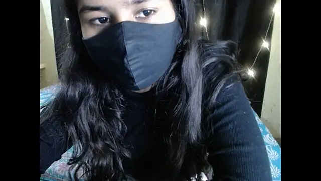 Snapshot of Vanya_7 chatting on 11.16.25 Vanya 7 online show from 11.16.25