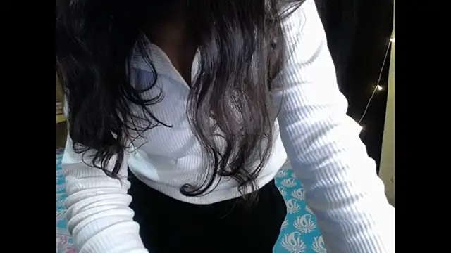 Snapshot of Vanya_7 chatting on 11.18.25 Vanya 7 online show from 11.18.25