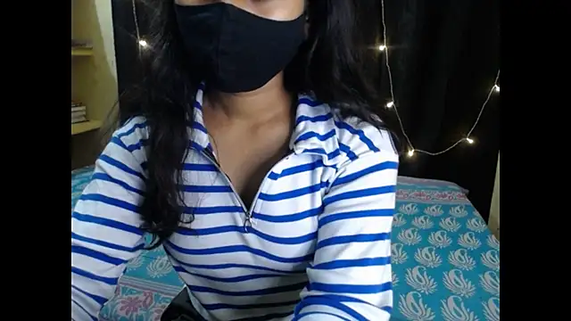 Snapshot of Vanya_7 chatting on 11.20.25 Vanya 7 online show from 11.20.25