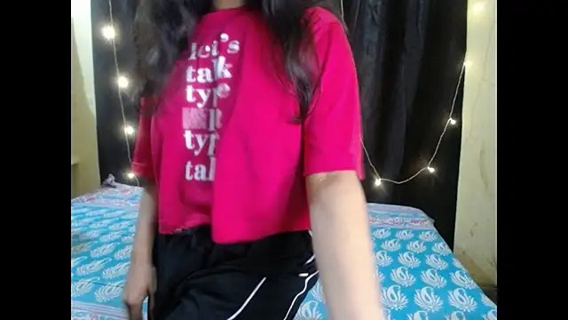 Snapshot of Vanya_7 chatting on 11.22.25 Vanya 7 online show from 11.22.25