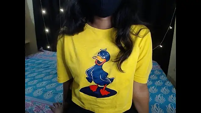 Snapshot of Vanya_7 chatting on 11.23.25 Vanya 7 online show from 11.23.25