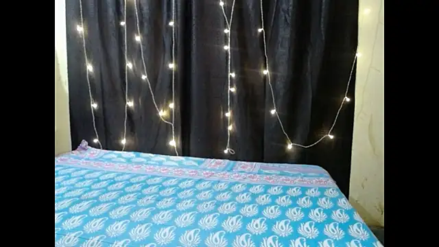 Snapshot of Vanya_7 chatting on 11.28.25 Vanya 7 online show from 11.28.25