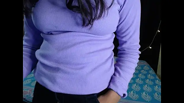 Snapshot of Vanya_7 chatting on 11.29.25 Vanya 7 online show from 11.29.25