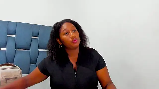 Snapshot of yourwife_anna chatting on 09.14.25 yourwife anna online show from 09.14.25