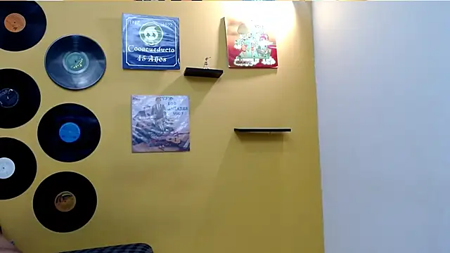 skinnyverus18 online show from 04.13.26