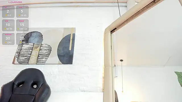 Sarah GothicGirl online show from 02.04.26