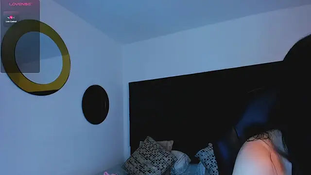 SaraWagner  online show from 10.12.25