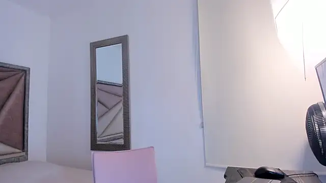 SaraWagner  online show from 12.14.25