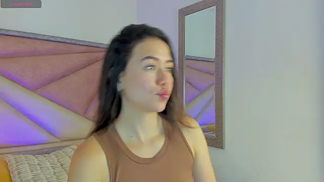 SaraWagner  online show from 04.18.26