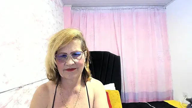esmeraldaladys online show from 10.12.25