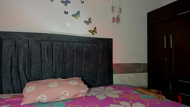 emmie bunny online show from 04.13.26