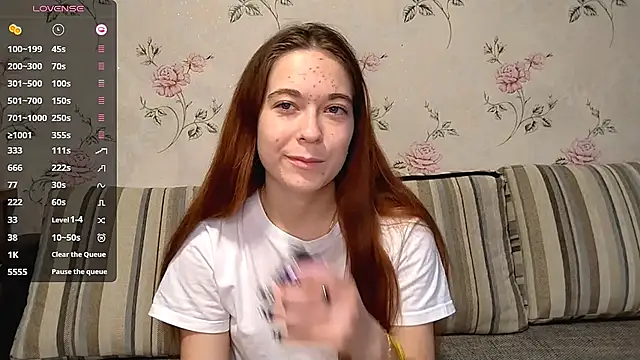 KissKarina online show from 09.25.25