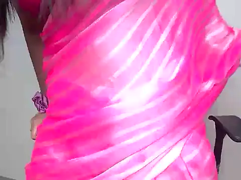 Snapshot of oceaneyees_ chatting on 09.20.25 oceaneyees online show from 09.20.25