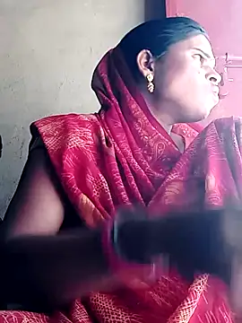 Snapshot of Soniya_pandit chatting on 12.18.25 Soniya pandit online show from 12.18.25