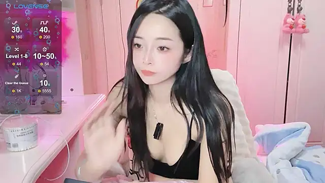 Snapshot of Ya-Ya- chatting on 10.29.25 Ya-Ya- online show from 10.29.25