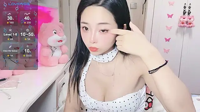 Snapshot of Ya-Ya- chatting on 10.30.25 Ya-Ya- online show from 10.30.25