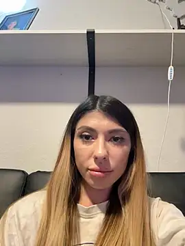 Snapshot of bbgurlnickii chatting on 10.25.25 bbgurlnickii online show from 10.25.25