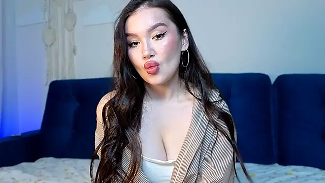 LexeeLuv online show from 02.12.26