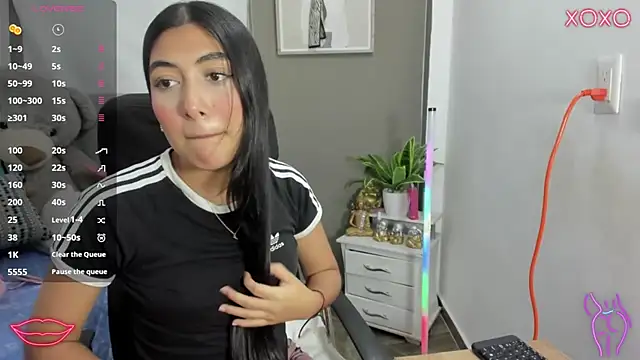 Allison 19   online show from 11.25.25