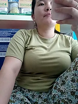 Snapshot of _Babyrose_ chatting on 09.24.25 Babyrose online show from 09.24.25