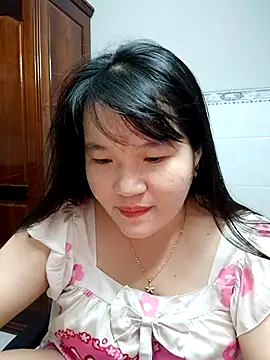 Snapshot of _Babyrose_ chatting on 10.04.25 Babyrose online show from 10.04.25