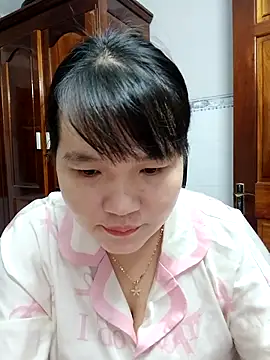 Snapshot of _Babyrose_ chatting on 10.13.25 Babyrose online show from 10.13.25