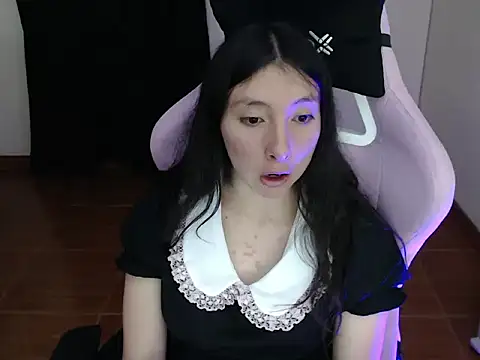 Snapshot of ScarlettShirahoshi chatting on 09.23.25 ScarlettShirahoshi online show from 09.23.25