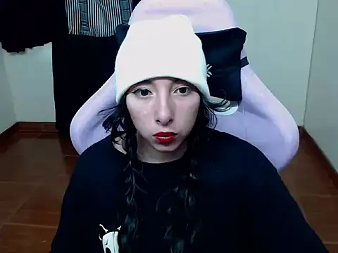 ScarlettShirahoshi online show from 11.07.25