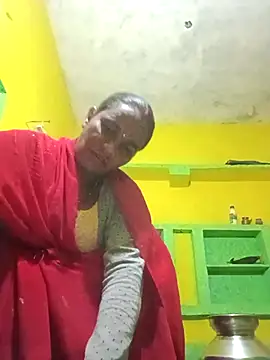 Snapshot of Pinky12A chatting on 10.16.25 Pinky12A online show from 10.16.25