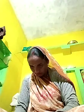 Snapshot of Pinky12A chatting on 10.21.25 Pinky12A online show from 10.21.25