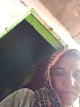 Snapshot of Pinky12A chatting on 10.31.25 Pinky12A online show from 10.31.25