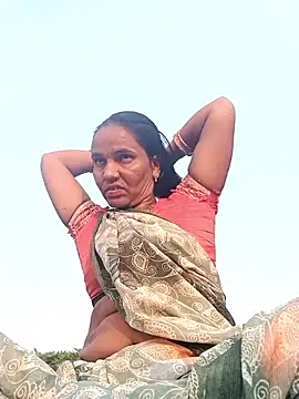 Snapshot of Pinky12A chatting on 11.10.25 Pinky12A online show from 11.10.25