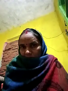 Snapshot of Pinky12A chatting on 11.18.25 Pinky12A online show from 11.18.25