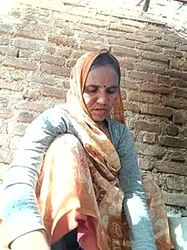 Snapshot of Pinky12A chatting on 12.04.25 Pinky12A online show from 12.04.25