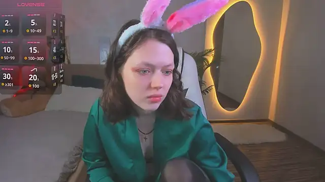 Lunar Lily online show from 04.05.26