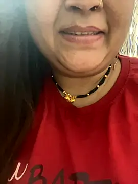 Snapshot of indian-hotmilfs chatting on 09.29.25 indian-hotmilfs online show from 09.29.25