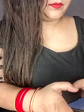Snapshot of indian-hotmilfs chatting on 06.05.26 indian-hotmilfs online show from 06.05.26