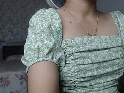 snow white123 online show from 10.13.25