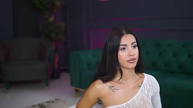 SiennaRuh online show from 09.18.25