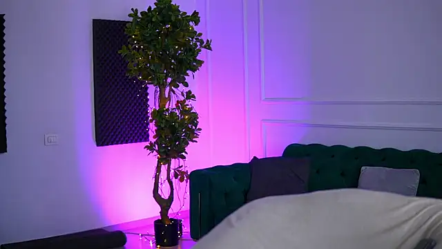 SiennaRuh online show from 04.05.26