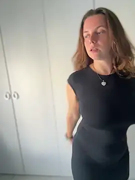 TenderLaGlamor online show from 09.25.25