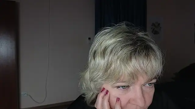 Snapshot of Rosette_Pricky chatting on 11.15.25 Rosette Pricky online show from 11.15.25