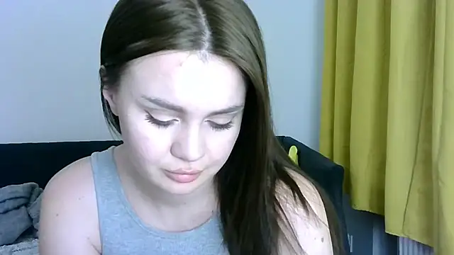 Snapshot of Bonny_Candy chatting on 12.21.25 Bonny Candy online show from 12.21.25