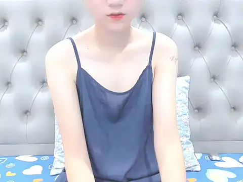 Snapshot of _ly__ chatting on 09.30.25 ly online show from 09.30.25