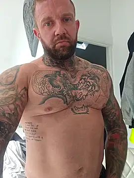 Snapshot of tattedmuscle1 chatting on 10.11.25 tattedmuscle1 online show from 10.11.25