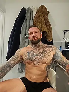 Snapshot of tattedmuscle1 chatting on 11.16.25 tattedmuscle1 online show from 11.16.25