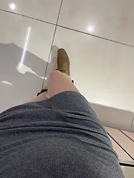 littleqiu online show from 04.12.26