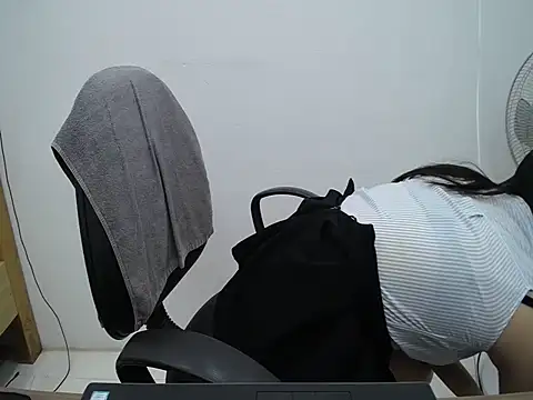  Lady- online show from 04.14.26